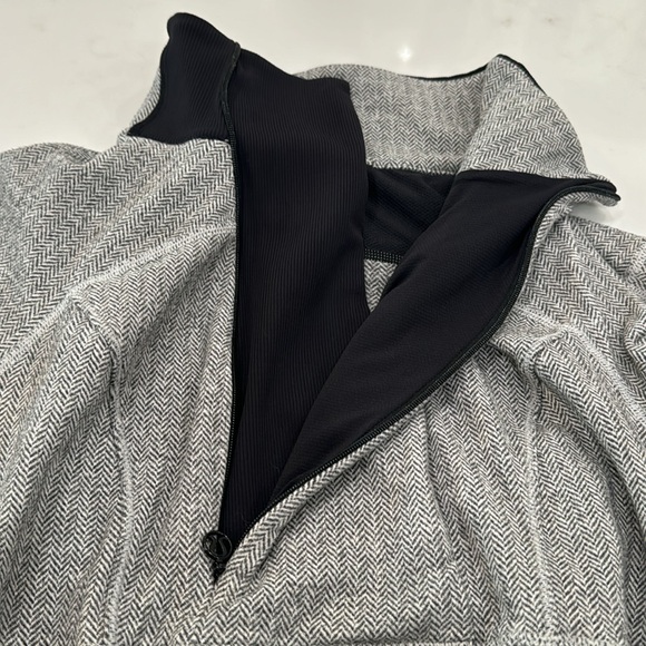 Lululemon quarter zip jacket - Picture 4 of 9
